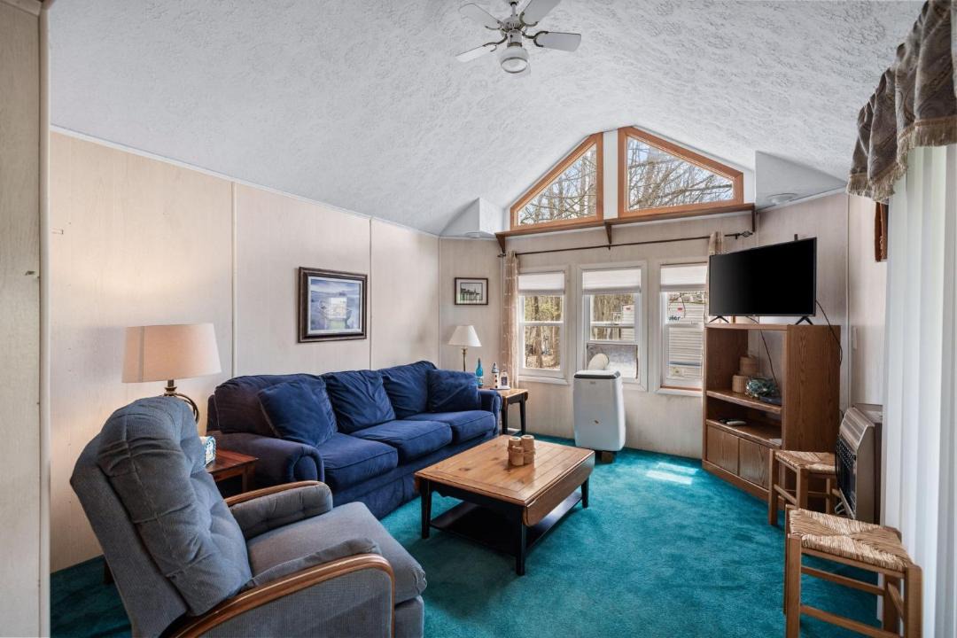 Photo of Others in Russell