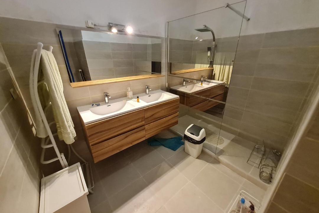 Photo of Bathroom in Celleneuve