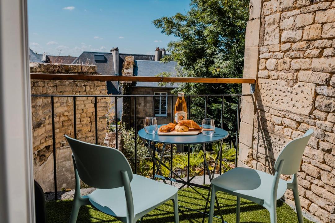 Photo of Patio Balcony in Saint-Jean Eudes Saint-Gilles