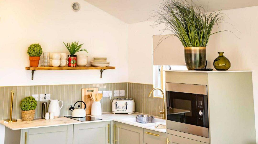 Photo of Others in Sandwich