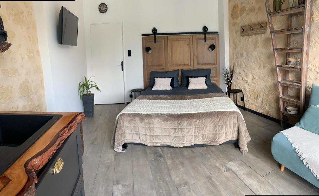 Photo of Bedroom in Cubnezais