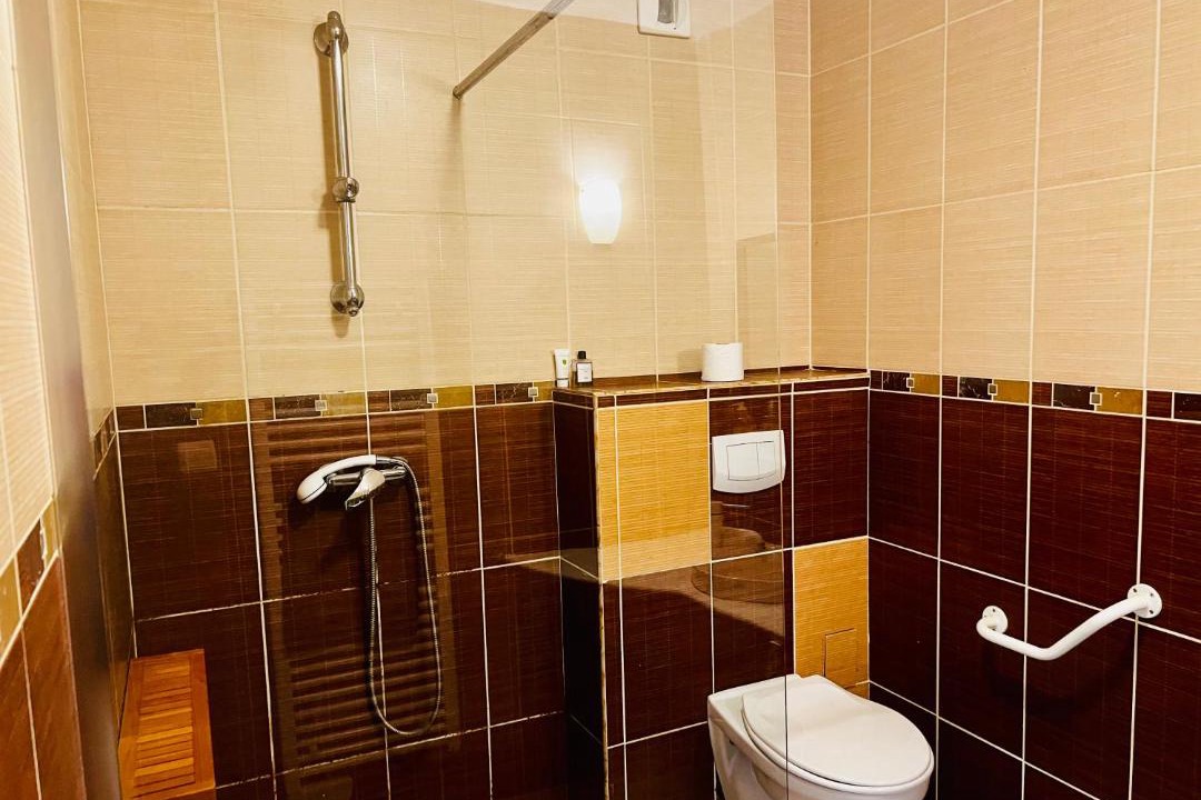 Photo of Bathroom in Tinteniac