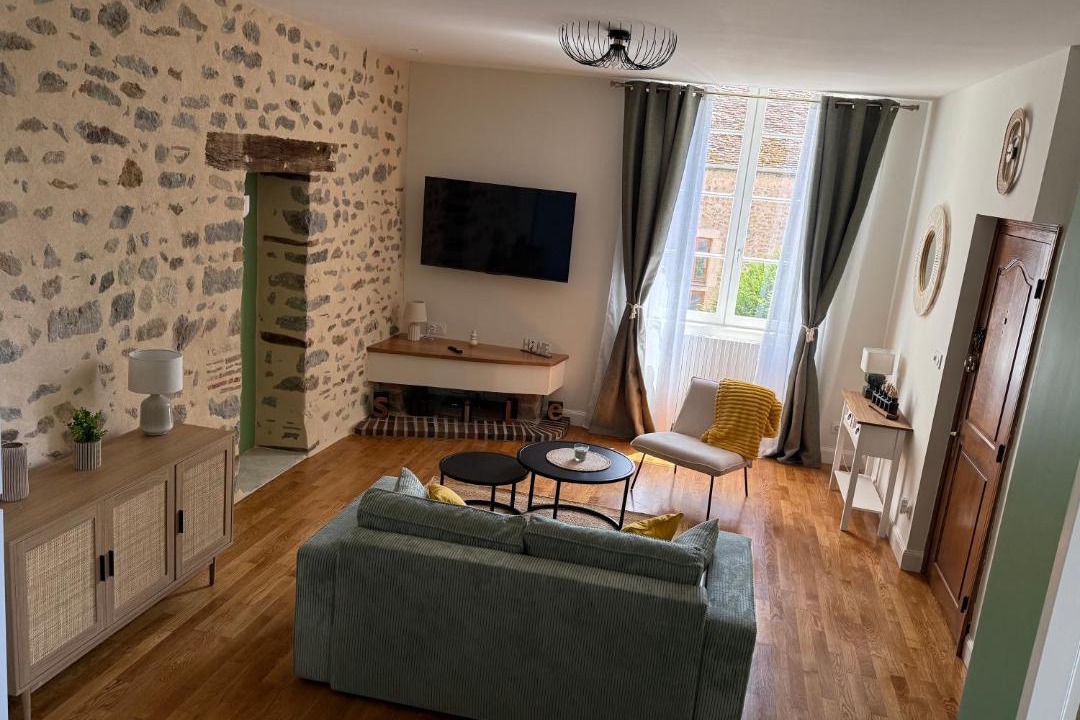 Photo of Others in Avallon