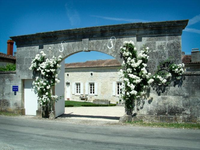 Photo of Others in Saint-Meme-les-Carrieres