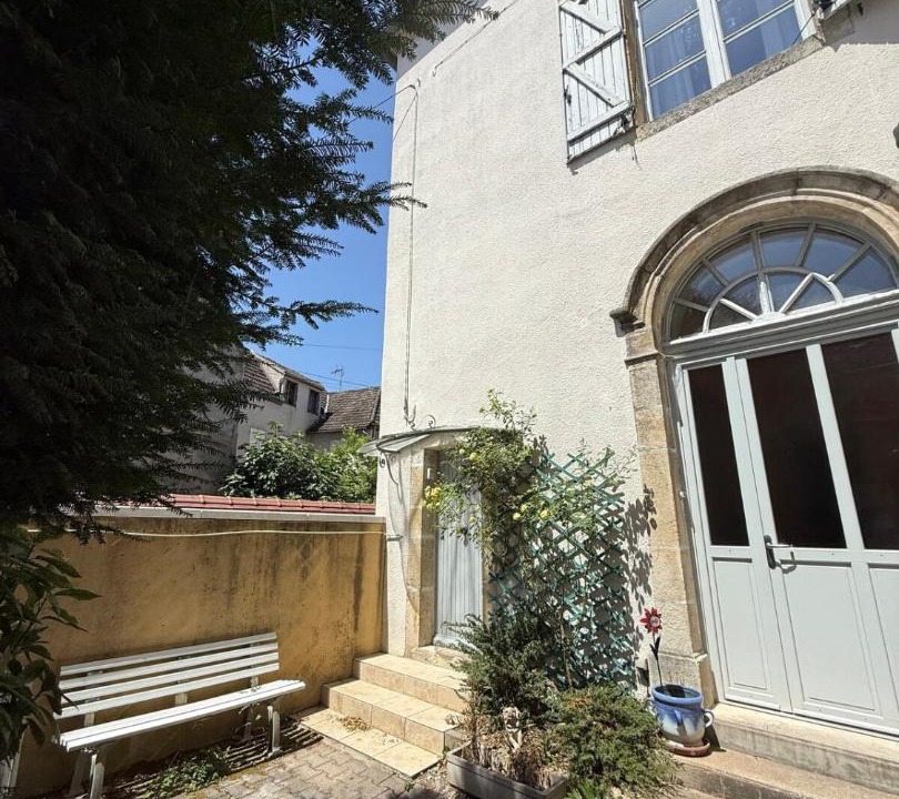 Photo of Others in Avallon