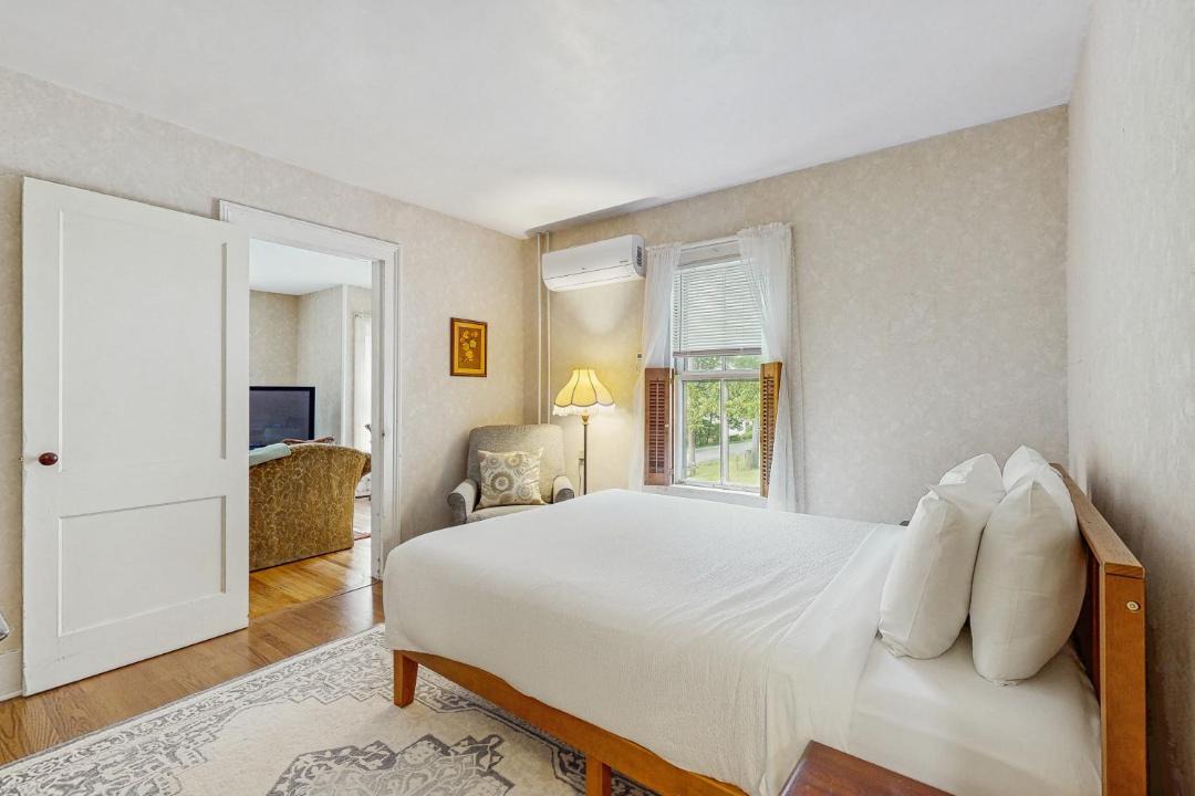 Photo of Bedroom in Town of Jerusalem