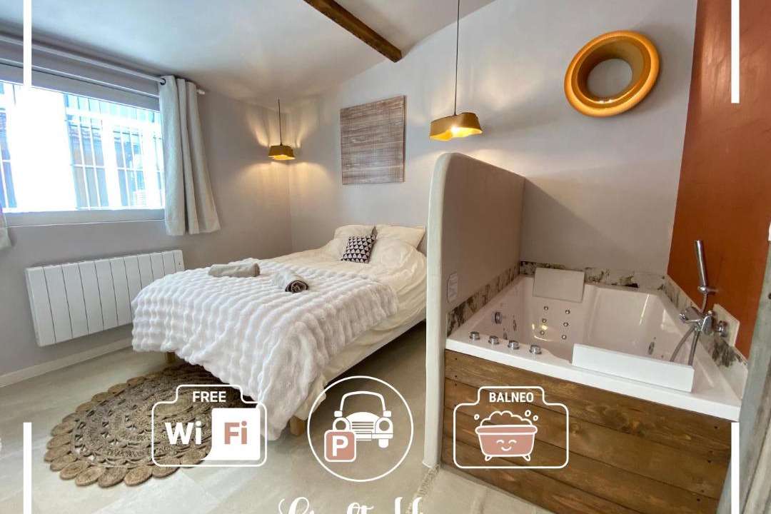 Photo of Bedroom in Saint-Etienne