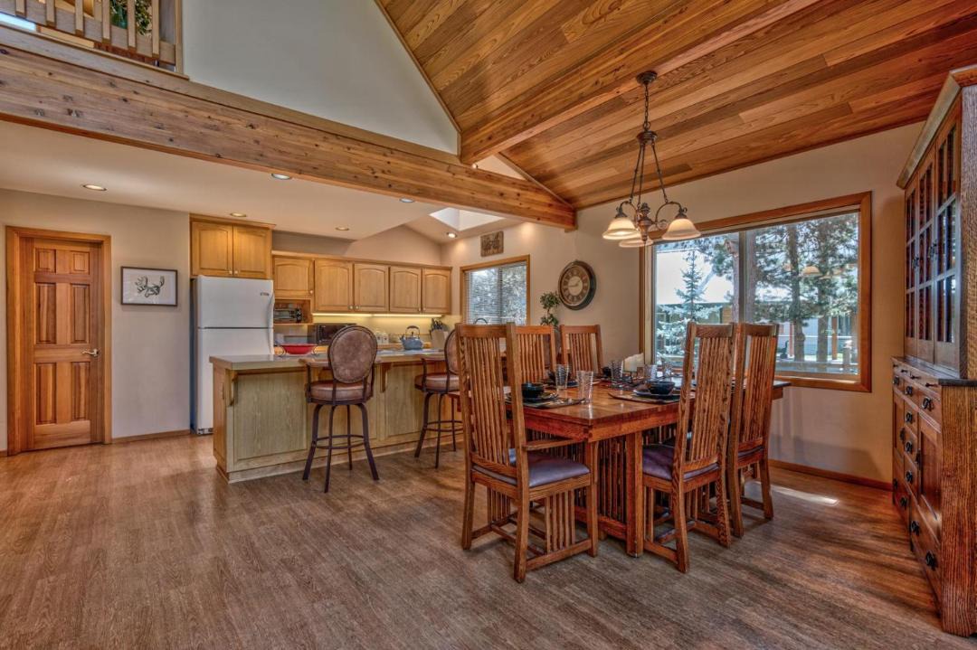 Photo of Kitchen in Oregon Water Wonderland