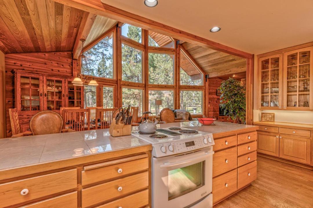 Photo of Kitchen in Oregon Water Wonderland