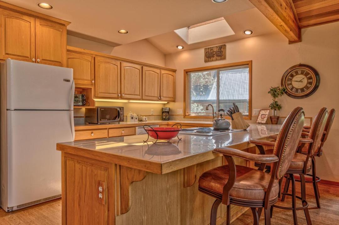 Photo of Kitchen in Oregon Water Wonderland