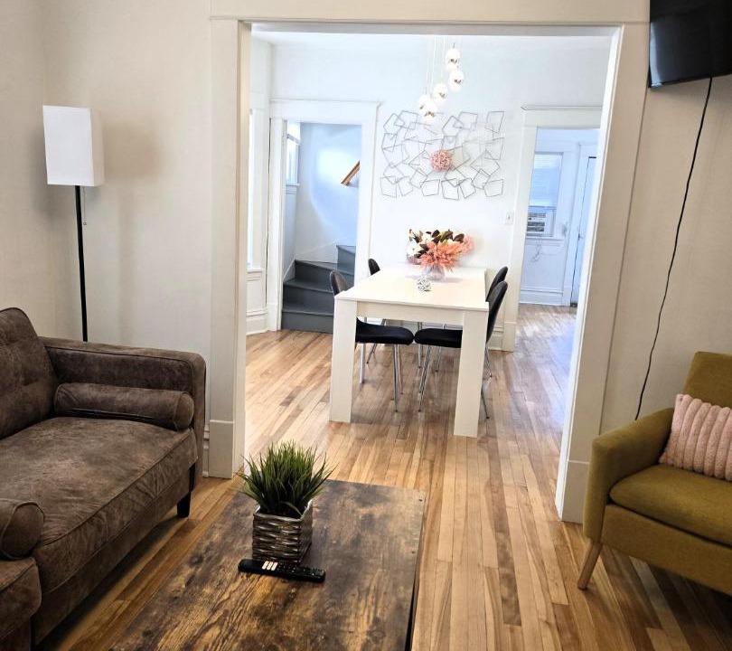 Photo of Livingroom in Midway