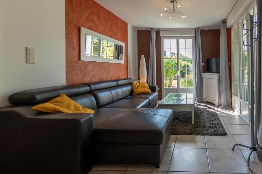 Photo of Others in Germaine