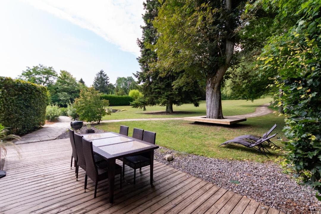 Photo of Others in Germaine