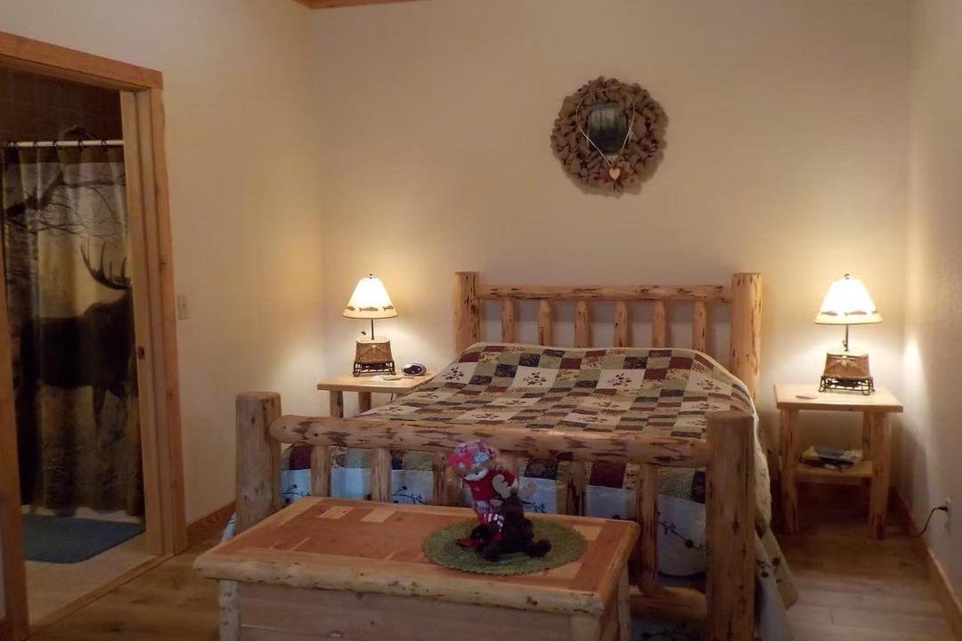 Photo of Bedroom in West Yellowstone