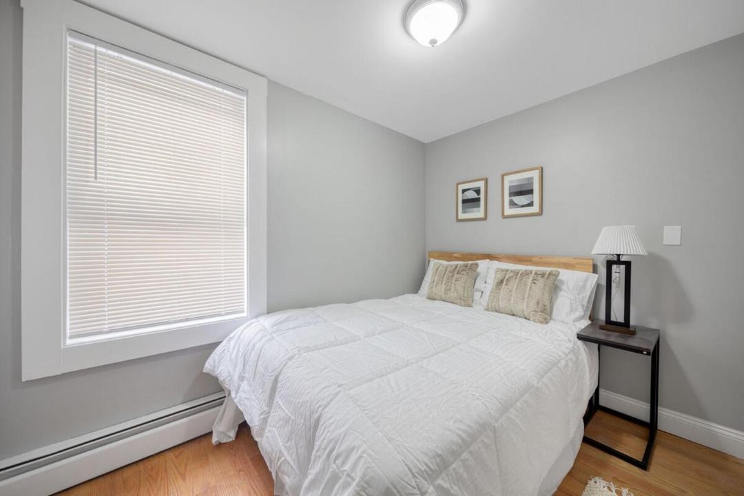 Photo of Bedroom in Columbus Park - Andrew Square