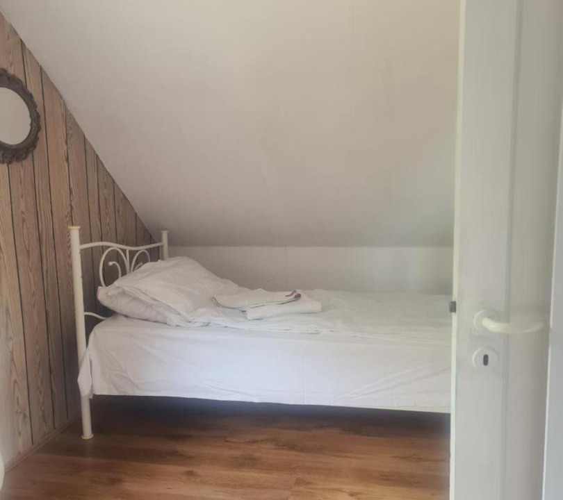 Photo of Bedroom in Give