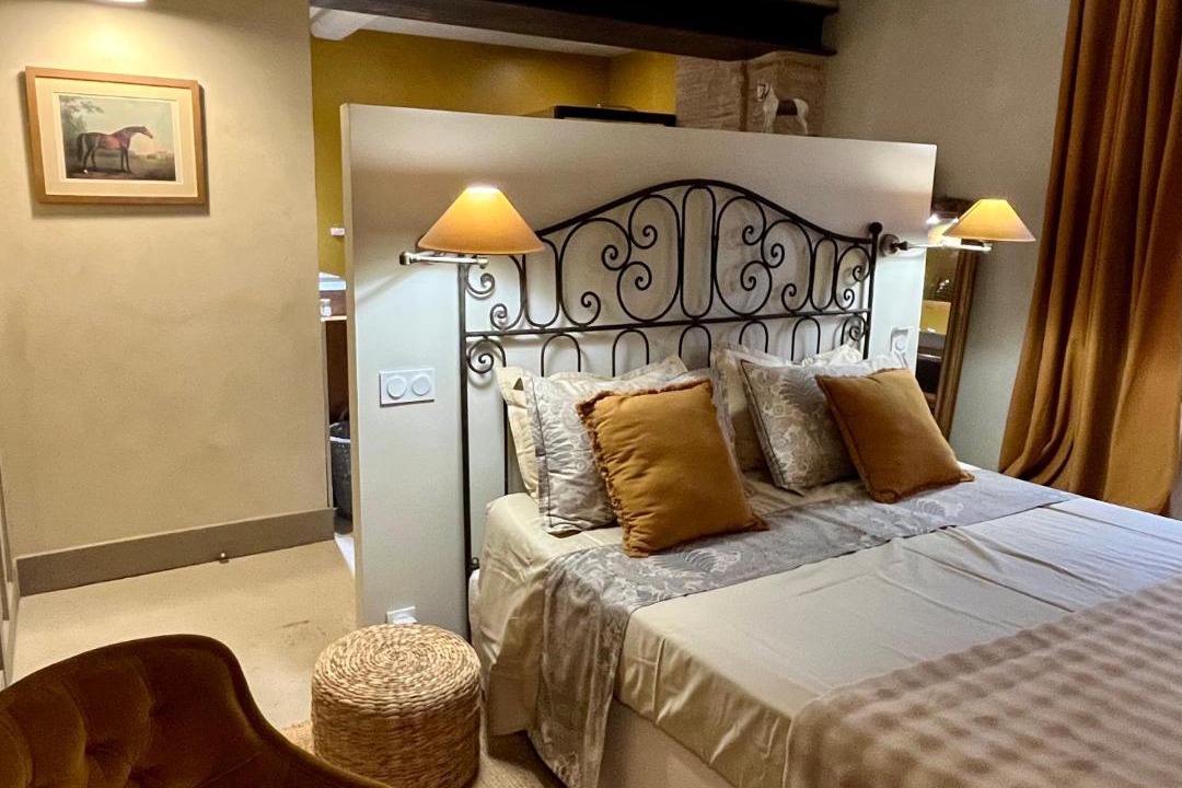 Photo of Bedroom in Issus