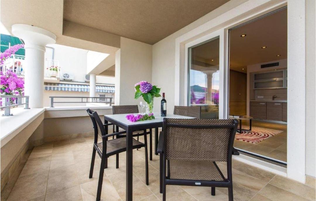 Photo of Patio Balcony in Molunat