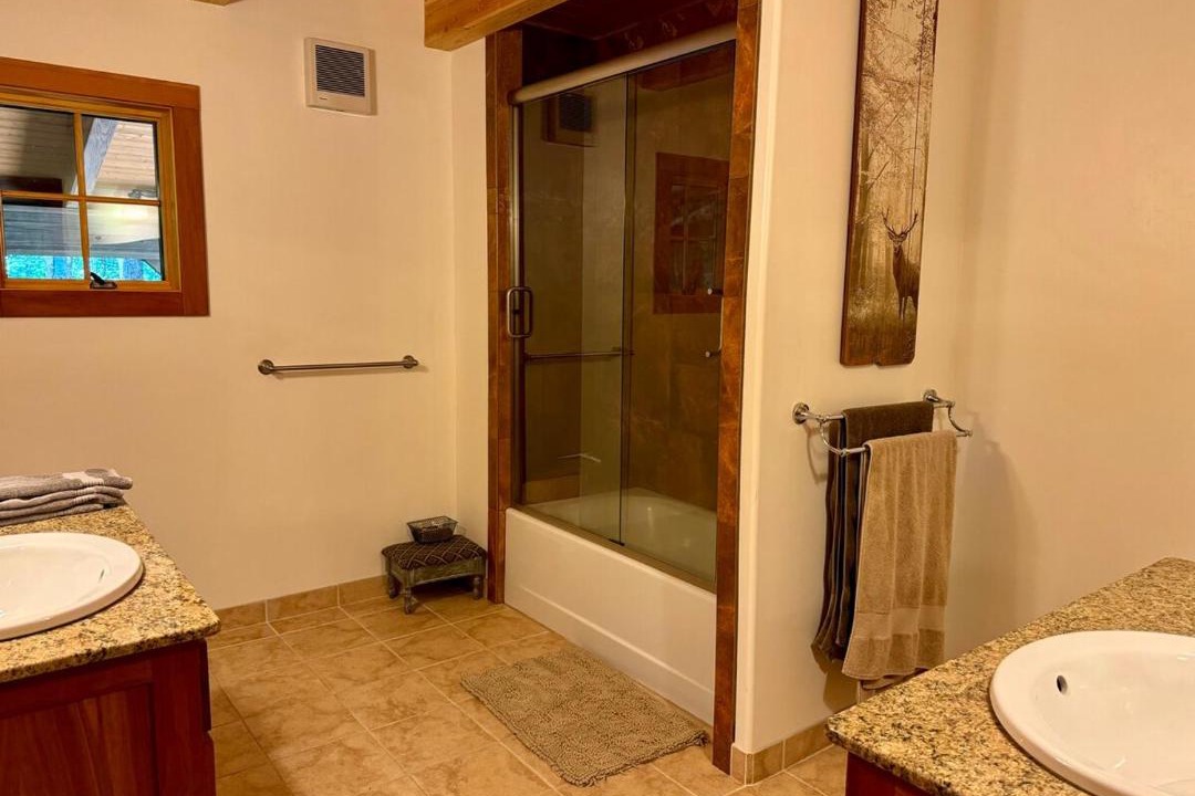 Photo of Bathroom in Gold Beach