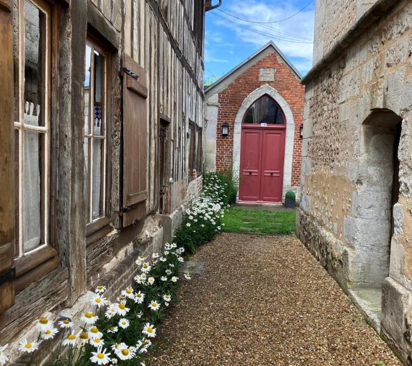 Photo of Others in Pinterville