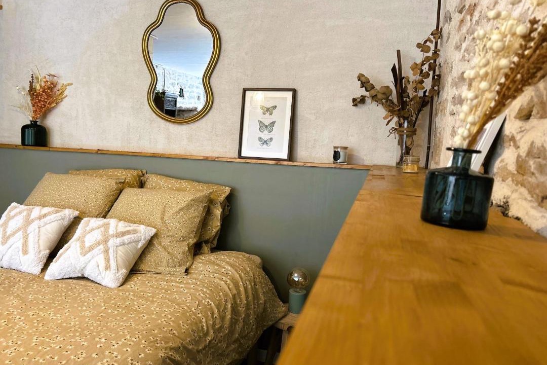 Photo of Bedroom in Pernand-Vergelesses