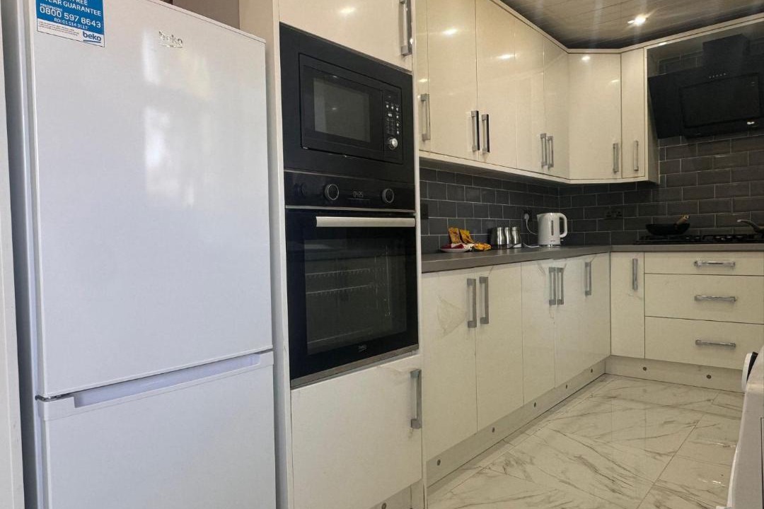 Photo of Kitchen in Fence