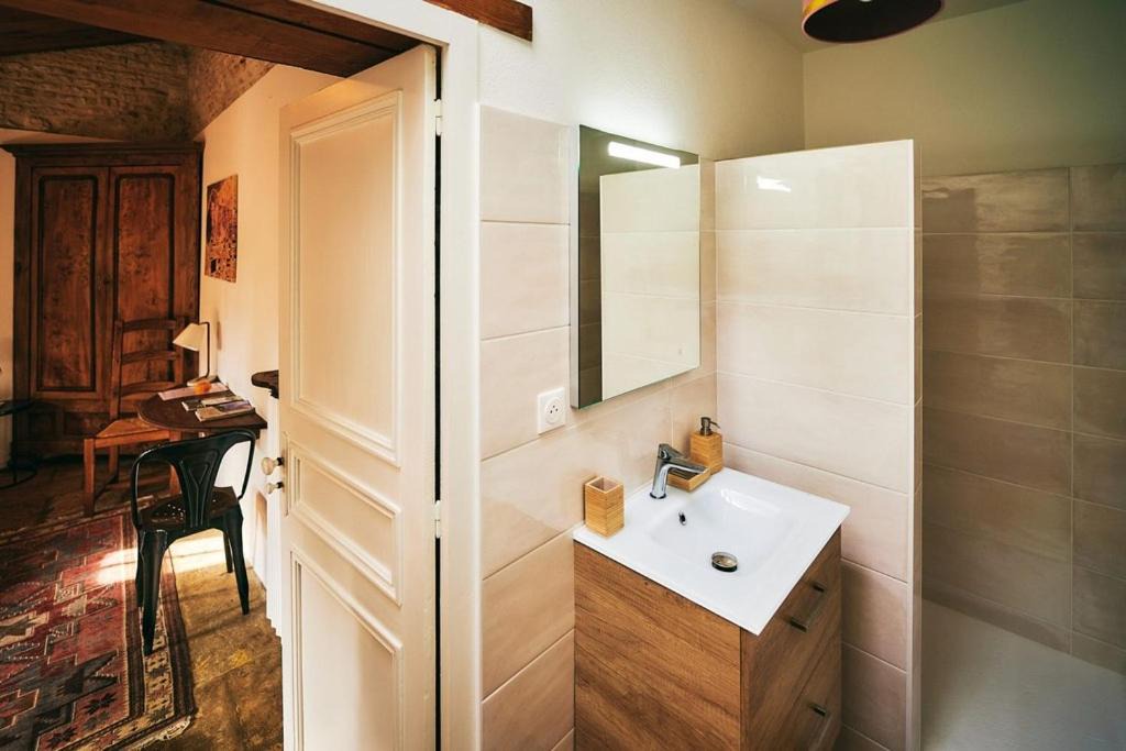 Photo of Bathroom in Maillezais