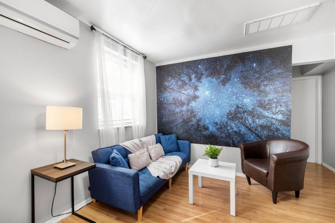 Photo of Livingroom in Queen Village