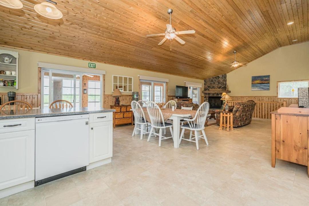 Photo of Kitchen in Northern Bruce Peninsula