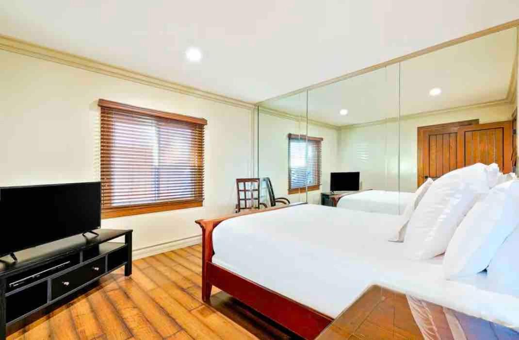 Photo of Bedroom in Mission Hills