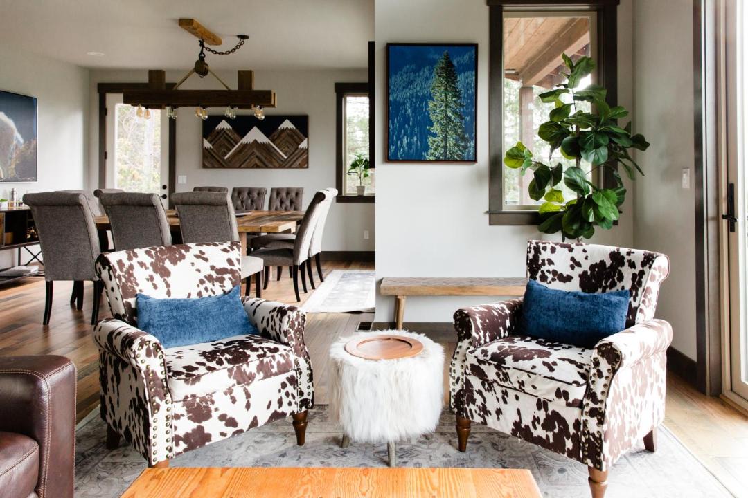 Photo of Livingroom in Ronald