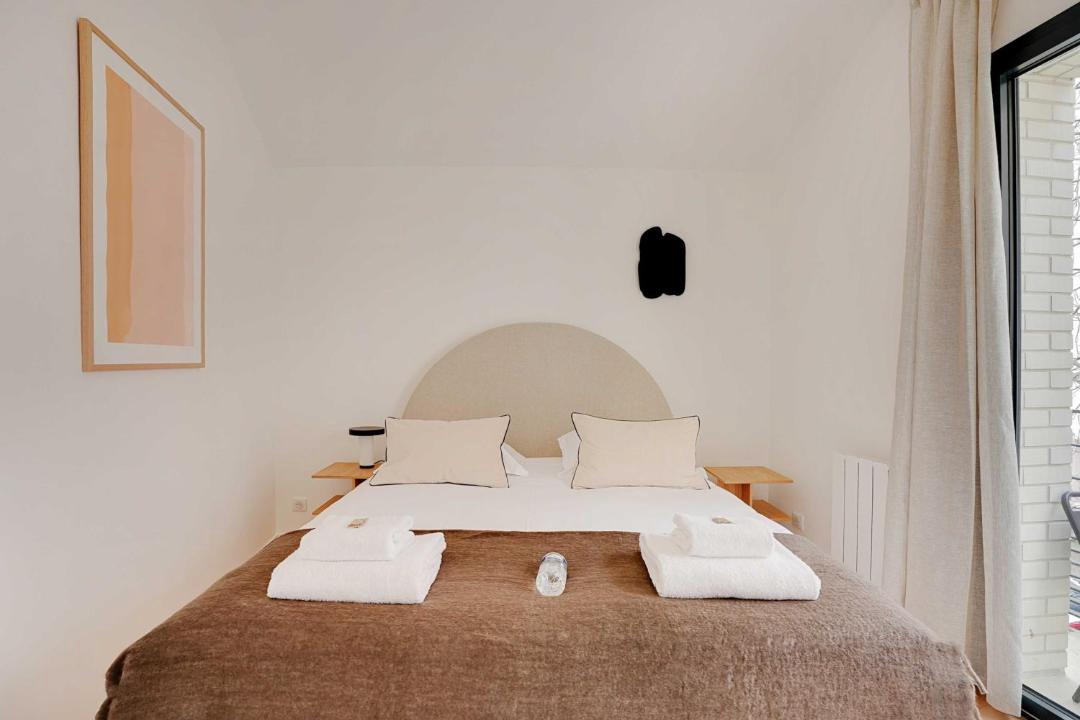 Photo of Bedroom in Republique–Point-du-Jour
