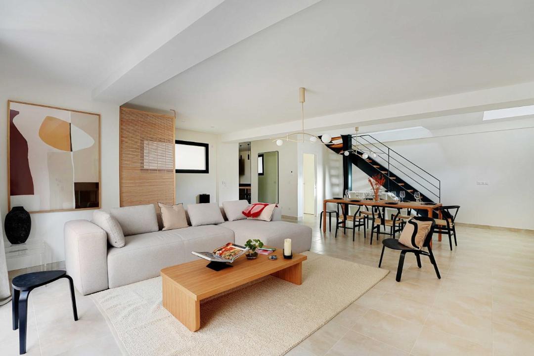 Photo of Livingroom in Republique–Point-du-Jour