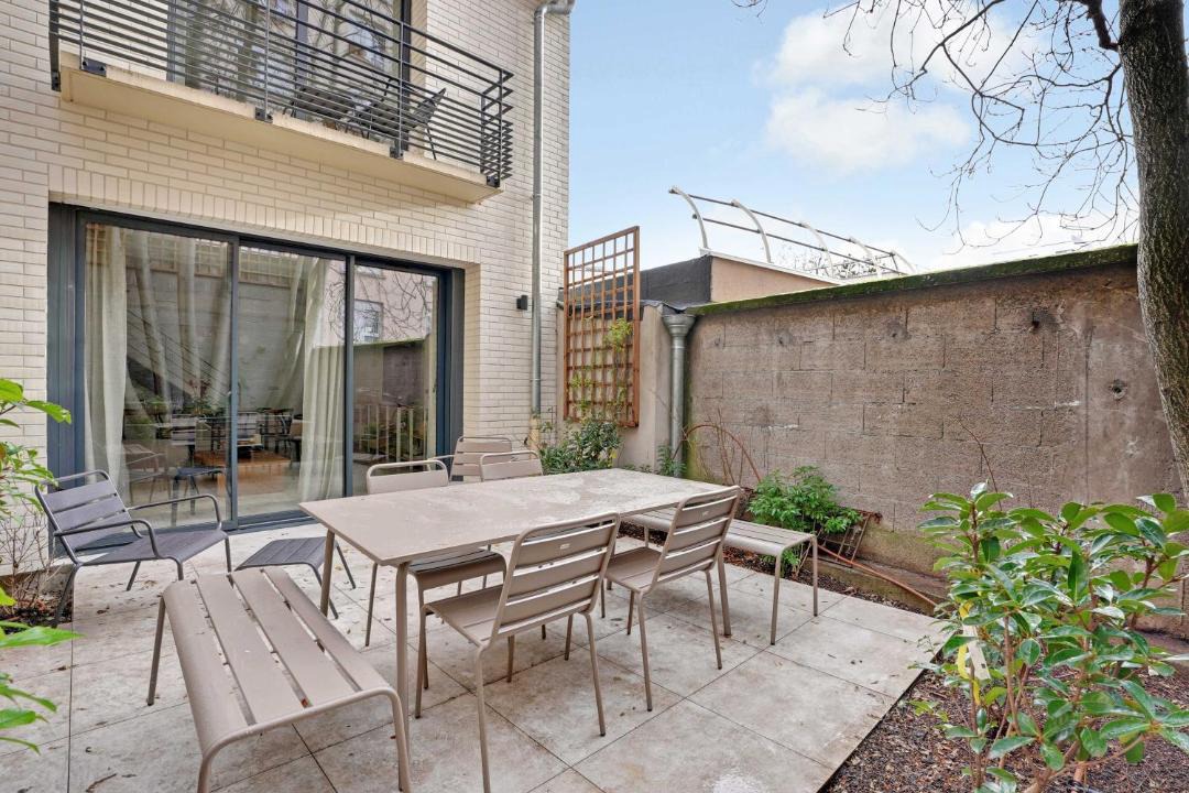 Photo of Patio Balcony in Republique–Point-du-Jour