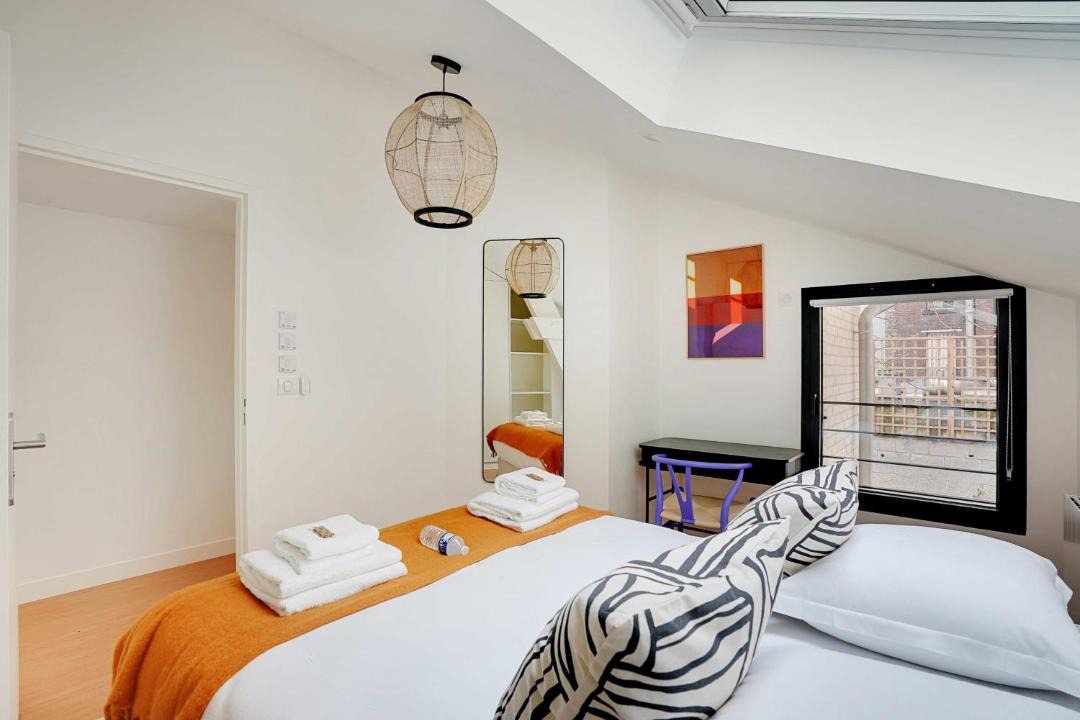 Photo of Bedroom in Republique–Point-du-Jour