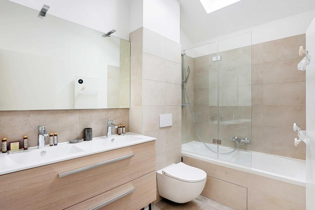 Photo of Bathroom in Republique–Point-du-Jour