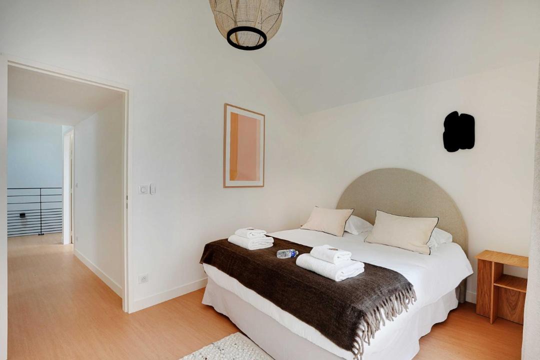 Photo of Bedroom in Republique–Point-du-Jour