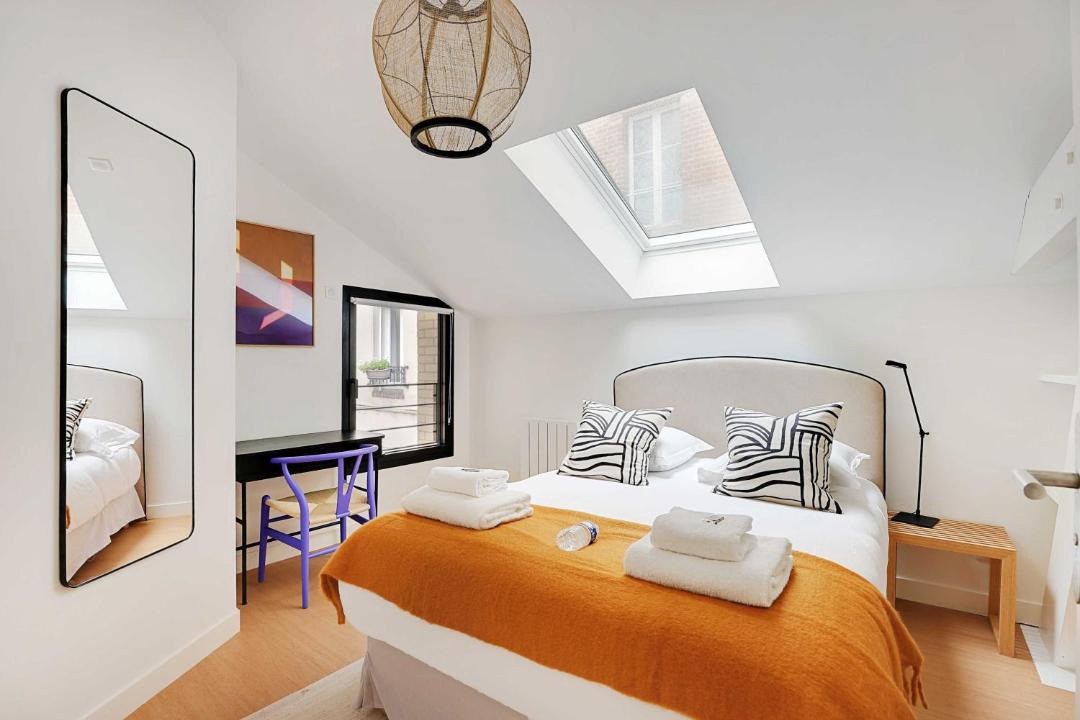 Photo of Bedroom in Republique–Point-du-Jour
