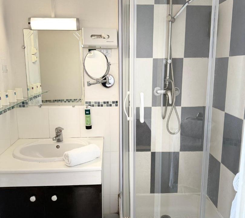 Photo of Bathroom in Lisieux