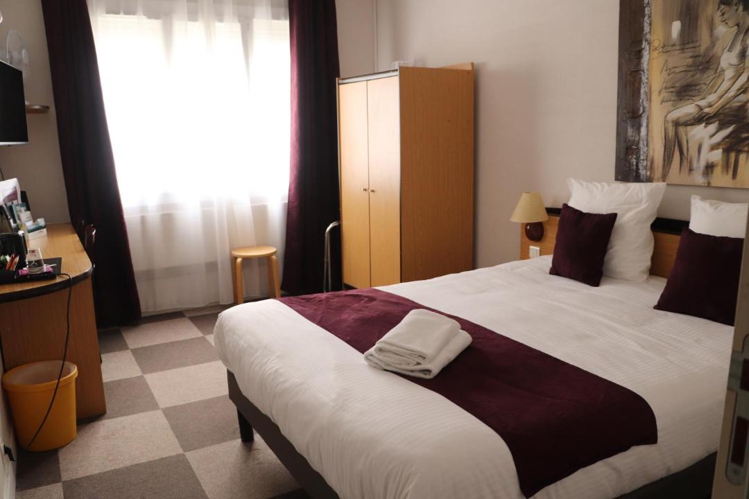 Photo of Bedroom in Lisieux