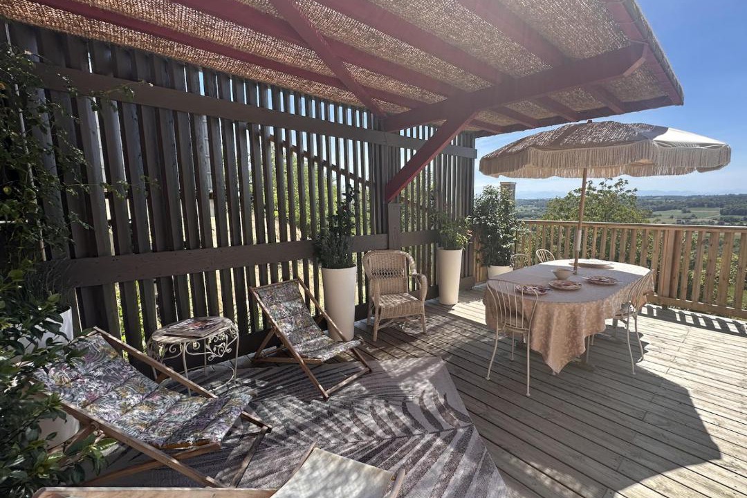 Photo of Patio Balcony in Pimbo