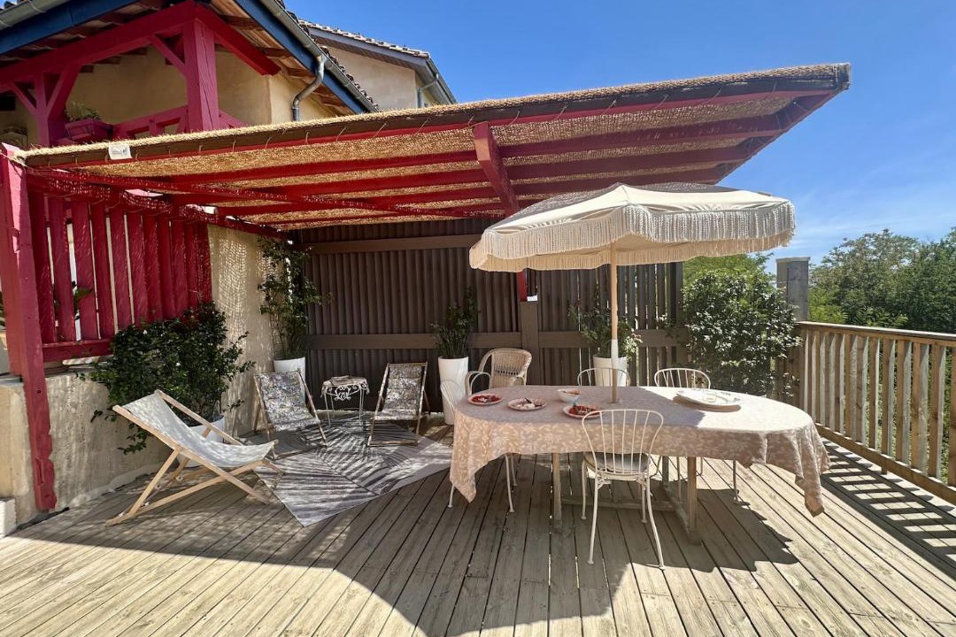 Photo of Patio Balcony in Pimbo