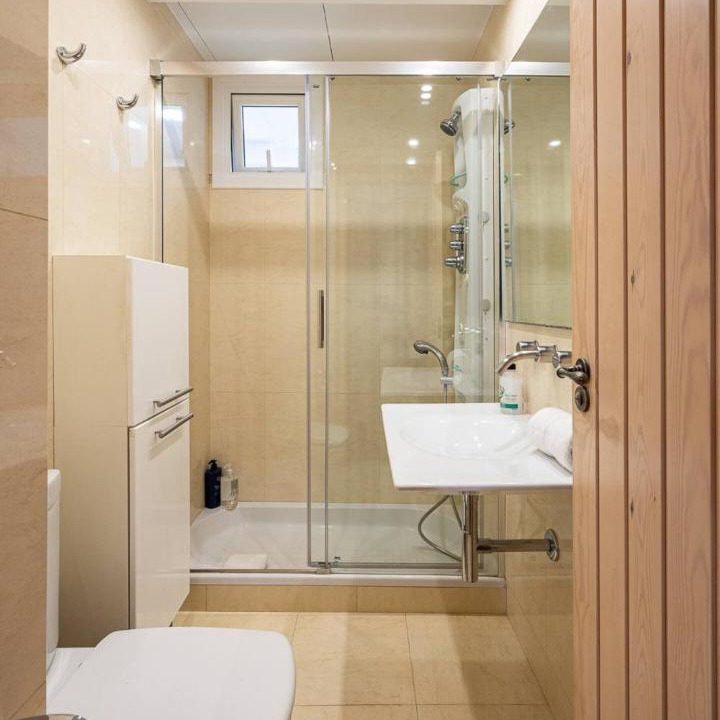 Photo of Bathroom in el Camp d'en Grassot i Gracia Nova