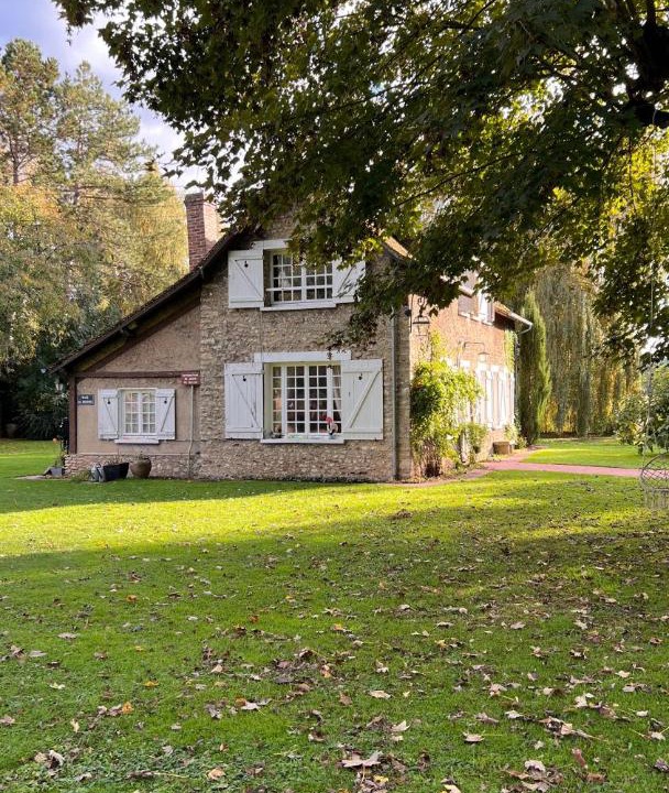 Photo of Others in Menilles