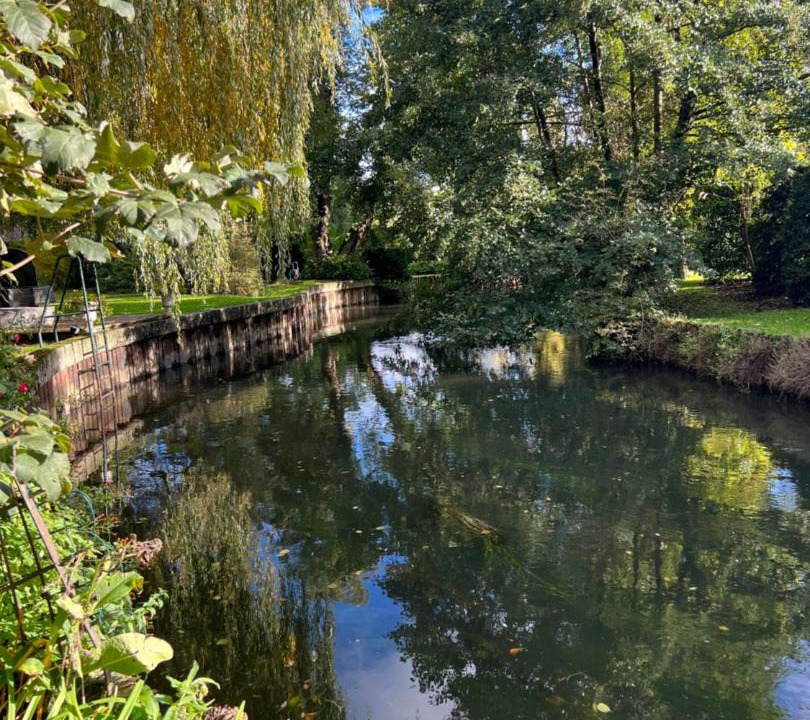 Photo of Others in Menilles