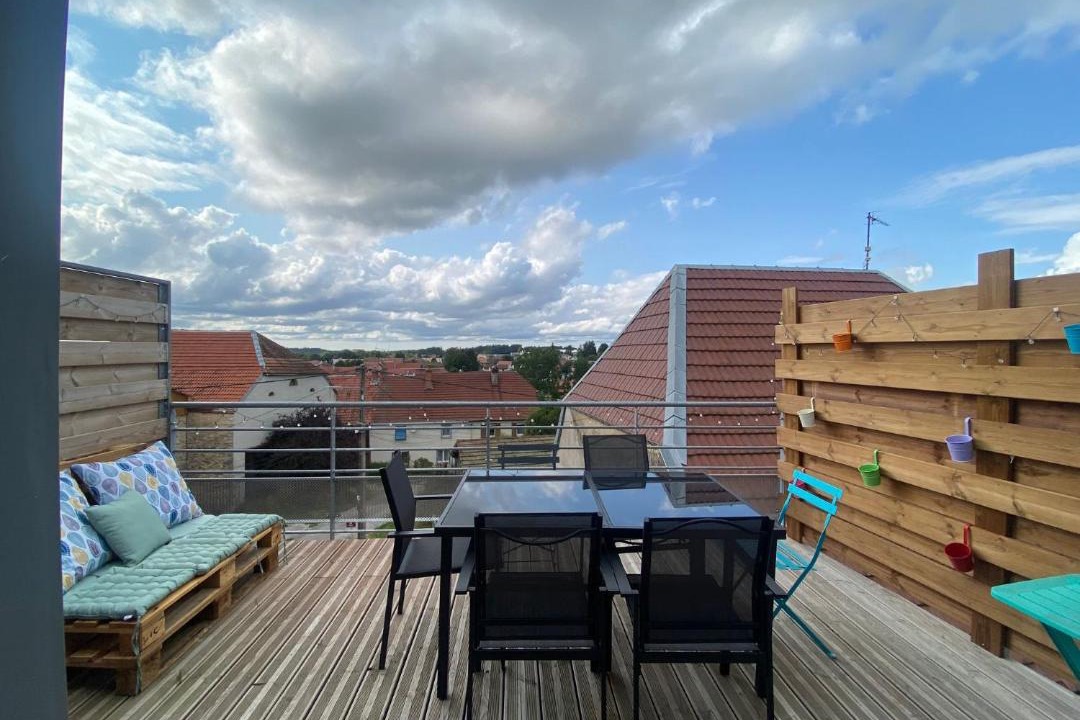 Photo of Patio Balcony in Vercel-Villedieu-le-Camp