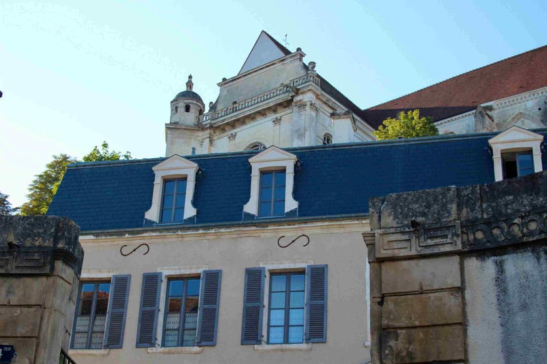Photo of Buildings in Tonnerre