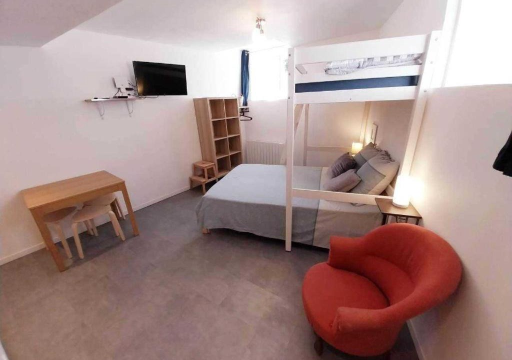 Photo of Bedroom in Lagnieu