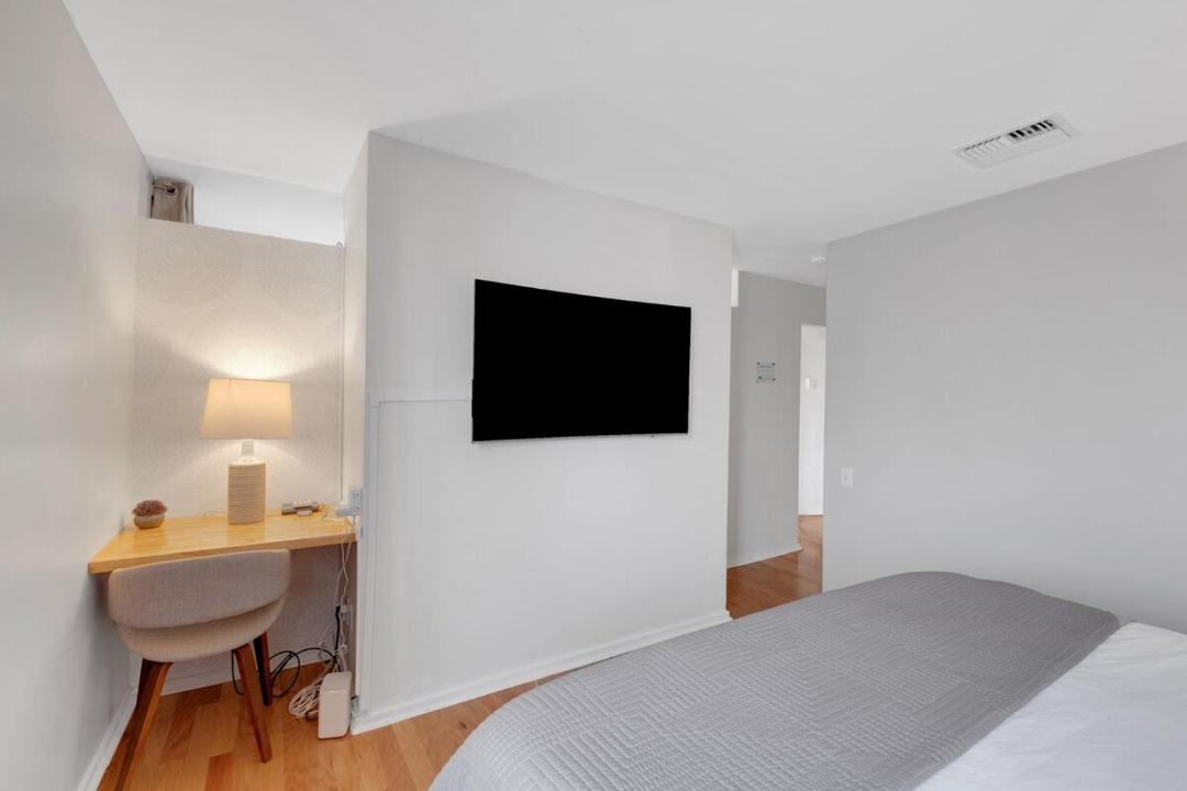 Photo of Bedroom in North Capitol