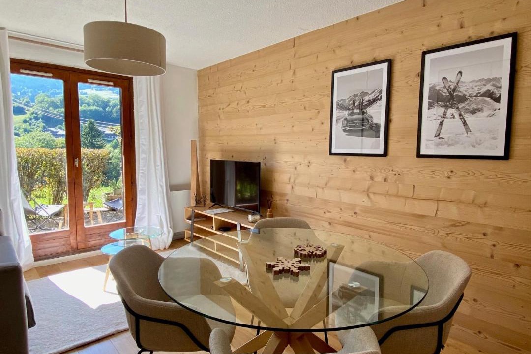 Photo of Others in Demi-Quartier